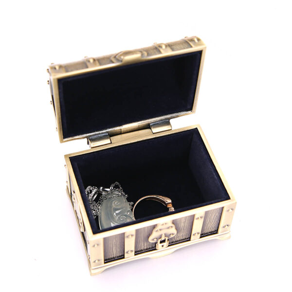 GA1022---Vintage Metal Jewelry Box - Image 3
